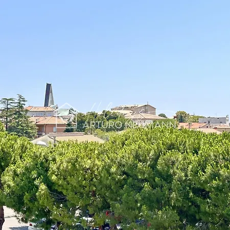 239 - Comoda Mansarda In Centro A Sirolo, Con Vista Mare - Posto Auto E Aria Condizionata Inclusi - White Club Omaggio Dal Lun Al Ven Fino Al 02-08 Sirolo