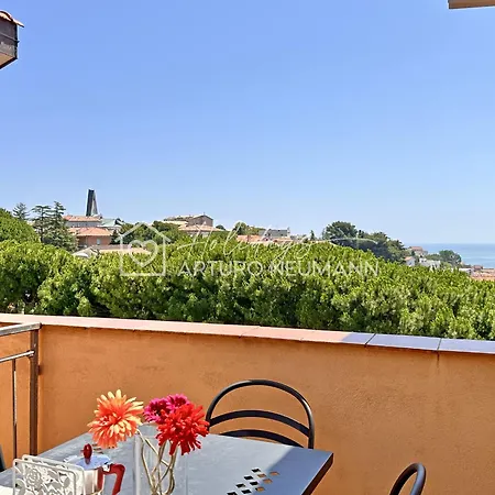 239 - Comoda Mansarda In Centro A Sirolo, Con Vista Mare - Posto Auto E Aria Condizionata Inclusi - White Club Omaggio Dal Lun Al Ven Fino Al 02-08 Διαμέρισμα Sirolo