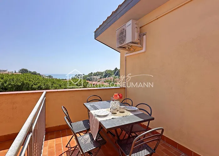 239 - Comoda Mansarda In Centro A Sirolo, Con Vista Mare - Posto Auto E Aria Condizionata Inclusi - White Club Omaggio Dal Lun Al Ven Fino Al 02-08 Διαμέρισμα *