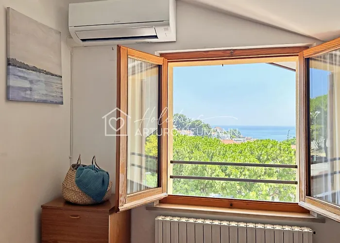 239 - Comoda Mansarda In Centro A Sirolo, Con Vista Mare - Posto Auto E Aria Condizionata Inclusi - White Club Omaggio Dal Lun Al Ven Fino Al 02-08 Sirolo