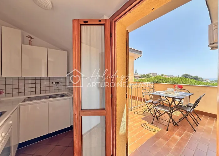 239 - Comoda Mansarda In Centro A Sirolo, Con Vista Mare - Posto Auto E Aria Condizionata Inclusi - White Club Omaggio Dal Lun Al Ven Fino Al 02-08 Διαμέρισμα *