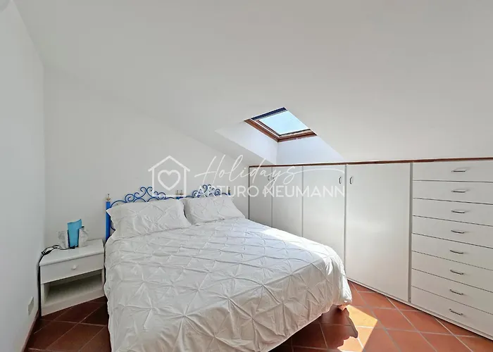 239 - Comoda Mansarda In Centro A Sirolo, Con Vista Mare - Posto Auto E Aria Condizionata Inclusi - White Club Omaggio Dal Lun Al Ven Fino Al 02-08 *