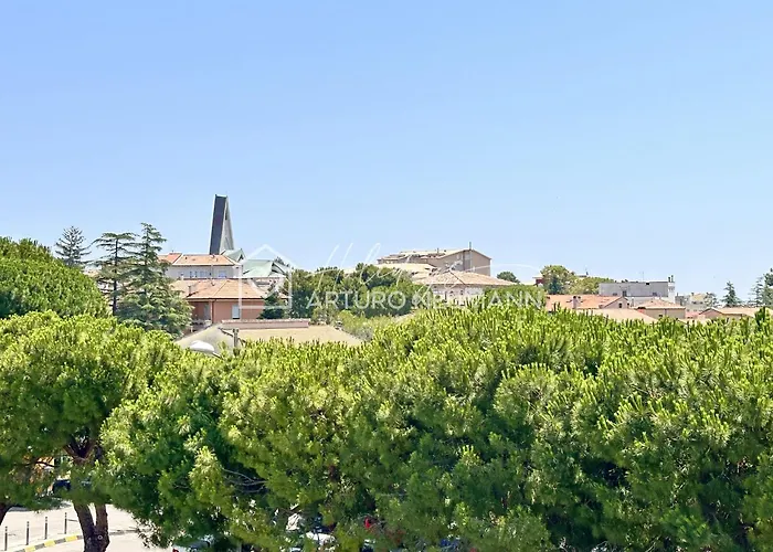 239 - Comoda Mansarda In Centro A Sirolo, Con Vista Mare - Posto Auto E Aria Condizionata Inclusi - White Club Omaggio Dal Lun Al Ven Fino Al 02-08 Sirolo