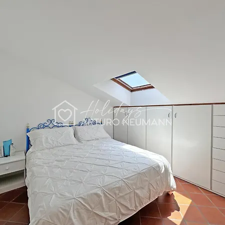 239 - Comoda Mansarda In Centro A Sirolo, Con Vista Mare - Posto Auto E Aria Condizionata Inclusi - White Club Omaggio Dal Lun Al Ven Fino Al 02-08 *